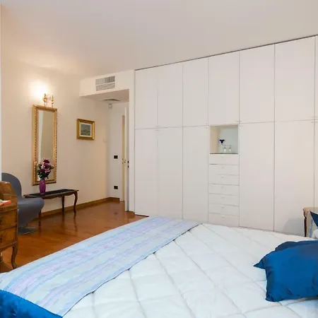 Amici Di Venezia Bed & Breakfast 3*